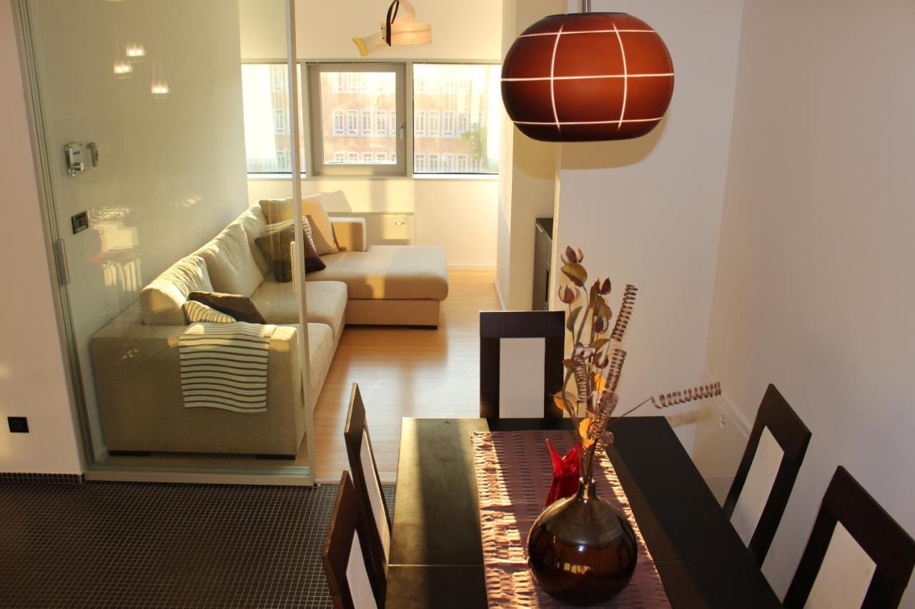 غييكا Modern Apartment In The Centre المظهر الخارجي الصورة