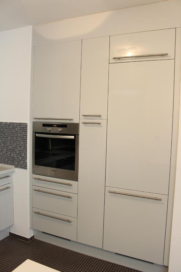 غييكا Modern Apartment In The Centre المظهر الخارجي الصورة