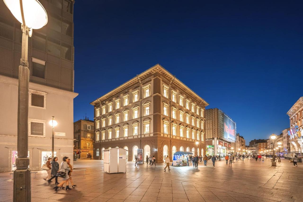 غييكا Modern Apartment In The Centre المظهر الخارجي الصورة