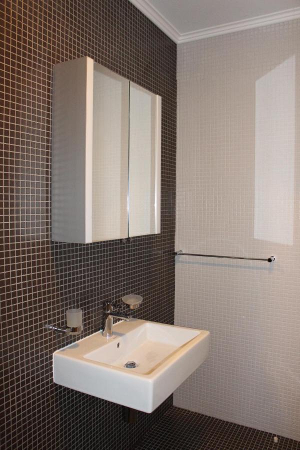 غييكا Modern Apartment In The Centre المظهر الخارجي الصورة